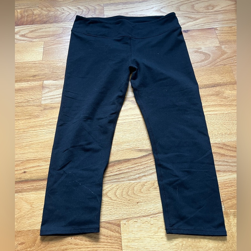 Fabletics Black Cropped Workout Leggings